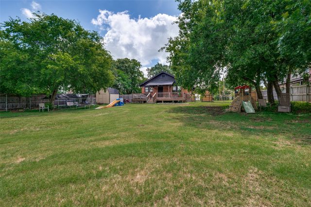 613 N Grand Avenue, Waxahachie, TX 75165