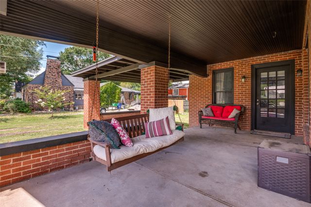 613 N Grand Avenue, Waxahachie, TX 75165