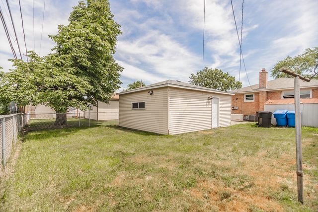 7746 S Kolmar Avenue, Chicago, IL 60652