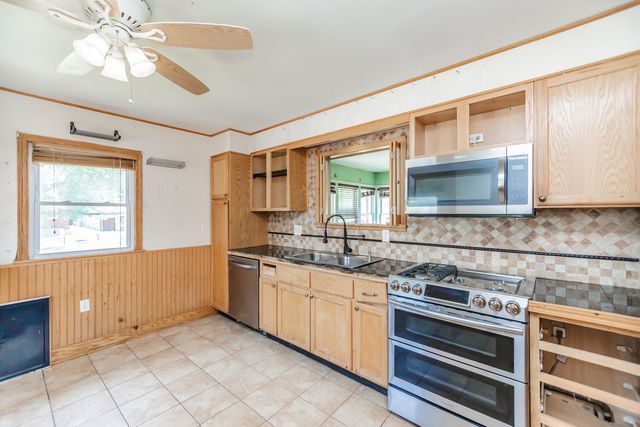 7746 S Kolmar Avenue, Chicago, IL 60652