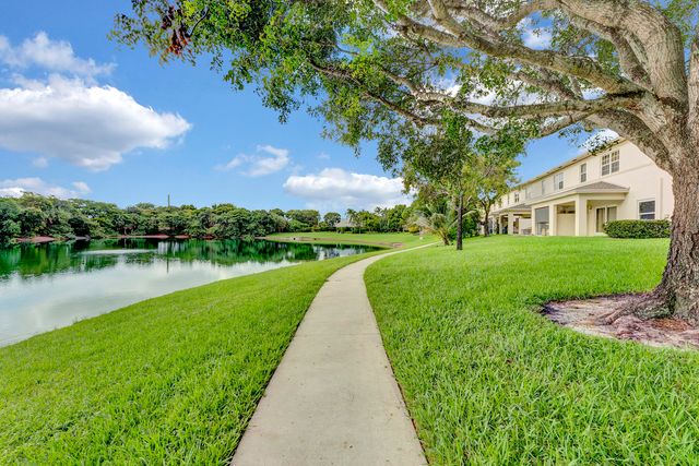 310 Spruce Street, Boynton Beach, FL 33426