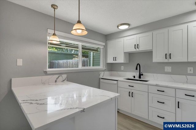 3808 3rd Av N, Keizer, OR 97303
