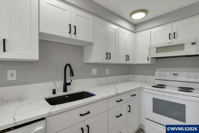 3808 3rd Av N, Keizer, OR 97303
