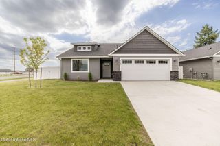 6407 W Bowmore Lane, Rathdrum, ID 83858