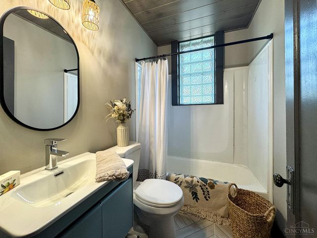 2908 Montclair Avenue, Cincinnati, OH 45211