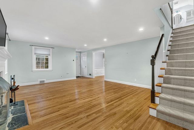 30 Brookside Rd, Needham, MA 02492