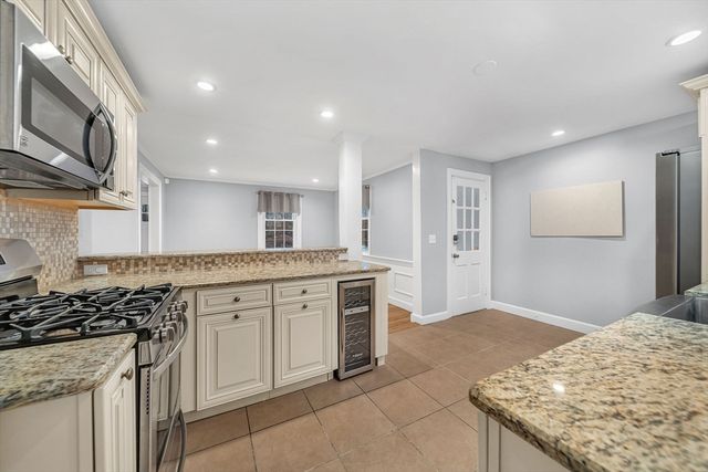 30 Brookside Rd, Needham, MA 02492