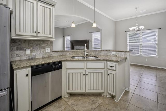 9104 Scarlet Boulevard, Yukon, OK 73099