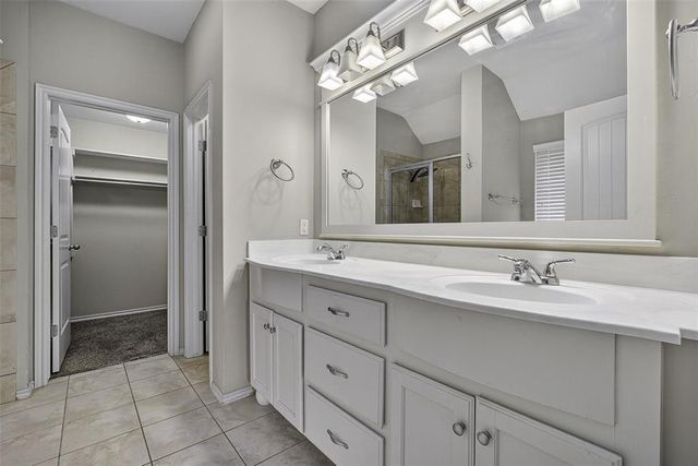 9104 Scarlet Boulevard, Yukon, OK 73099