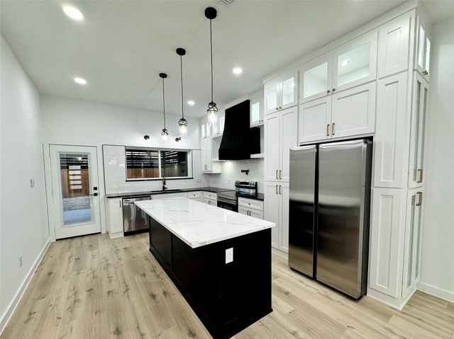 1609 Gibbons Street, Greenville, TX 75401