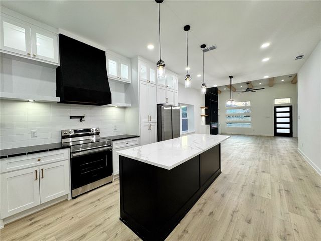 1609 Gibbons Street, Greenville, TX 75401