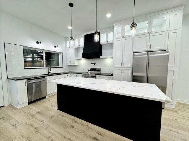 1609 Gibbons Street, Greenville, TX 75401