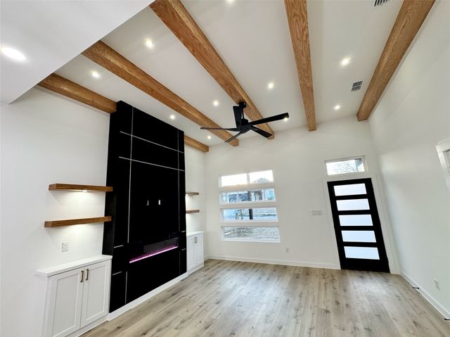 1609 Gibbons Street, Greenville, TX 75401