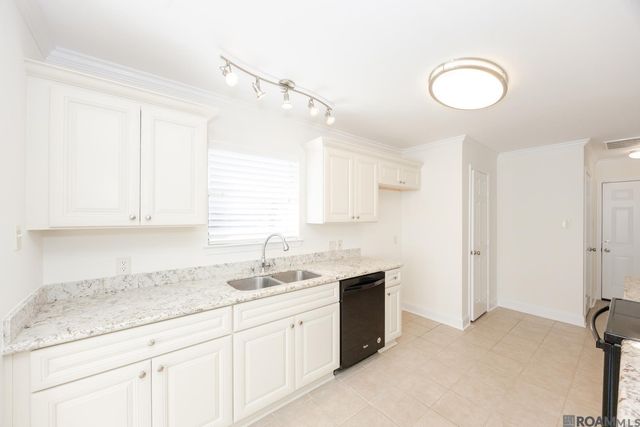 23680 Southpoint Dr, Denham Springs, LA 70726