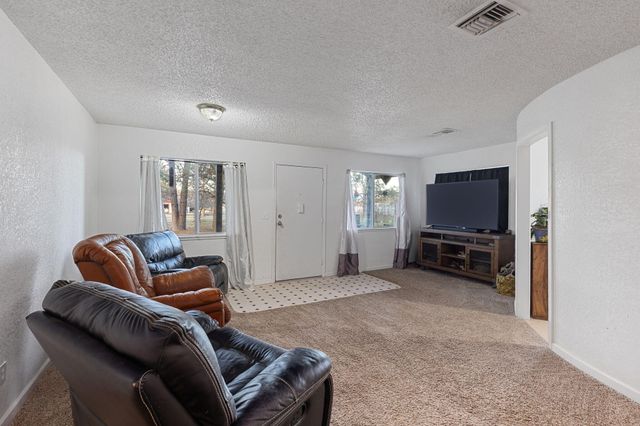 925 Meadow View Drive, Williams, OR 97544