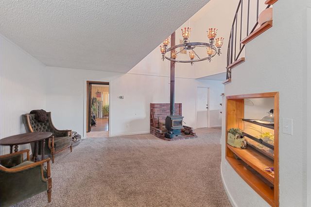 925 Meadow View Drive, Williams, OR 97544