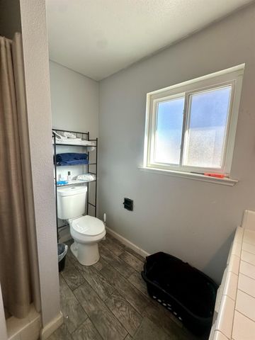 99 Rosewood Circle, Madera, CA 93637