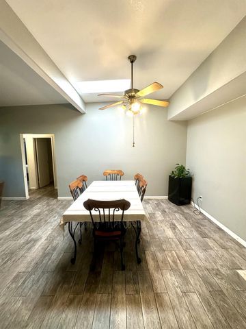 99 Rosewood Circle, Madera, CA 93637