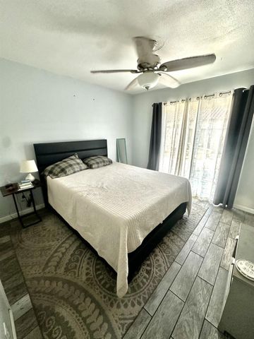 99 Rosewood Circle, Madera, CA 93637