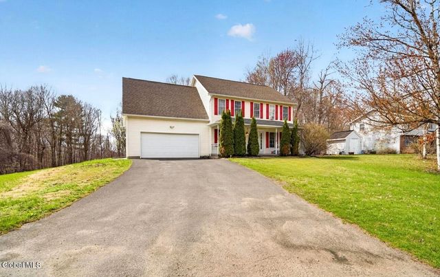 6 Chelsea Court, Schaghticoke, NY 12182