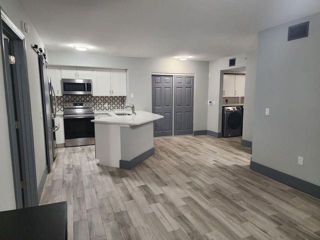 4211 San Marino Boulevard 105, West Palm Beach, FL 33409