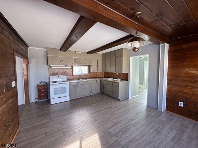 112 Chambers St, Phillipsburg Town, NJ 08865