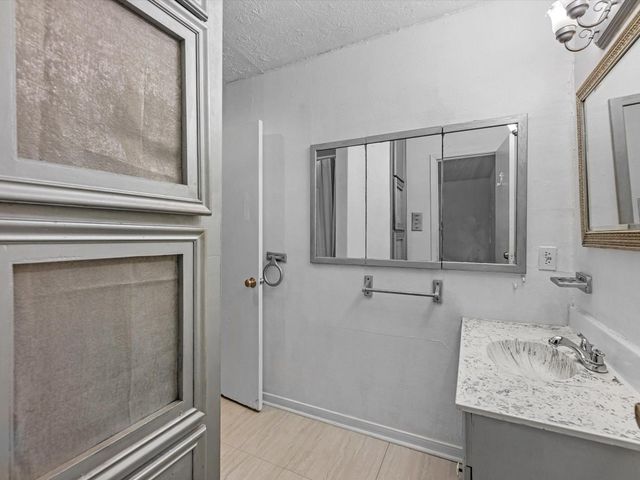 7938 Hammerly Boulevard, Houston, TX 77055