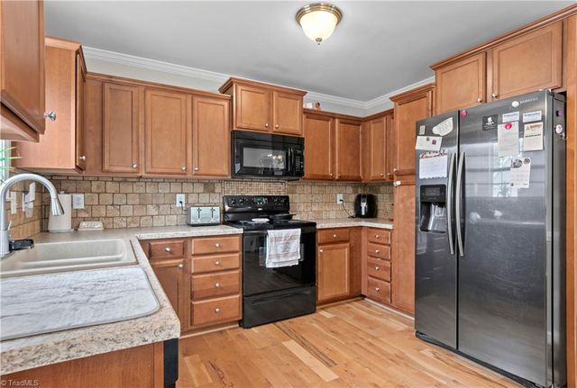 5126 Wallburg Road, Winston-salem, NC 27107