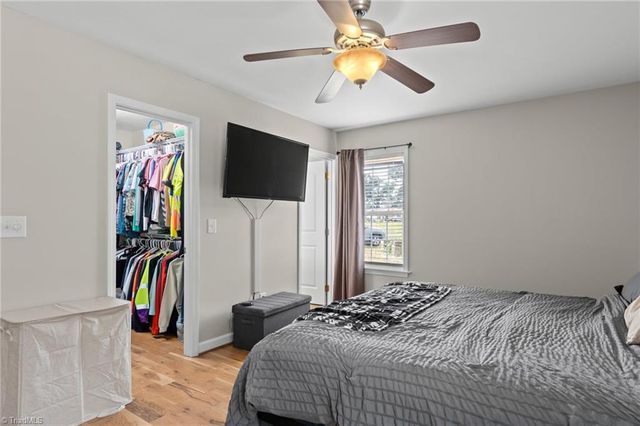 5126 Wallburg Road, Winston-salem, NC 27107
