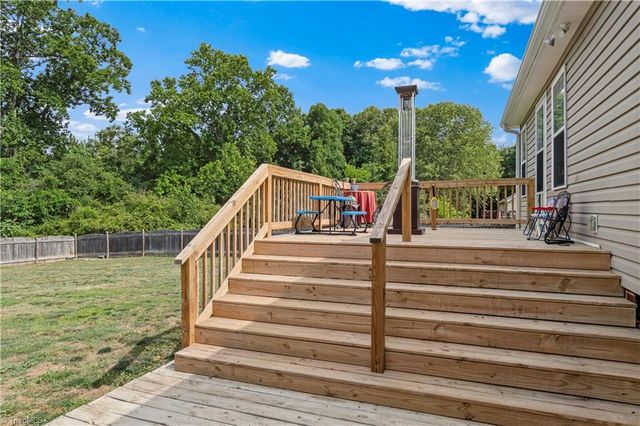 5126 Wallburg Road, Winston-salem, NC 27107