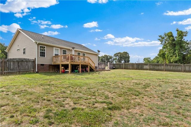 5126 Wallburg Road, Winston-salem, NC 27107