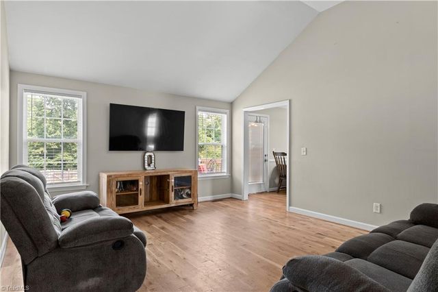 5126 Wallburg Road, Winston-salem, NC 27107