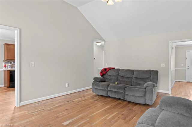 5126 Wallburg Road, Winston-salem, NC 27107