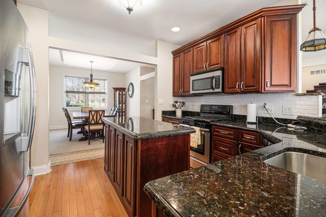 9011 Park Valley Court, Hobart, IN 46342