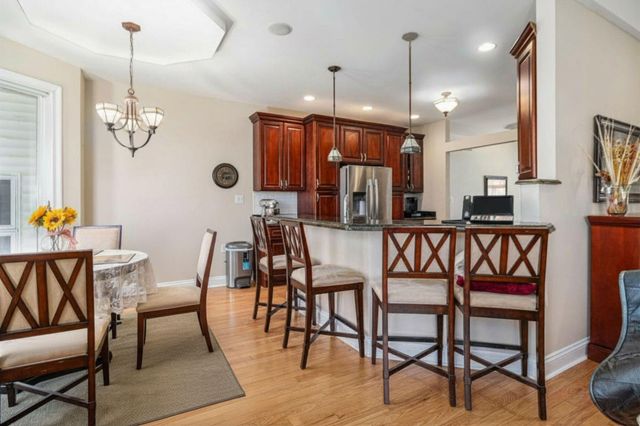 9011 Park Valley Court, Hobart, IN 46342