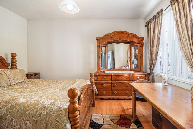 9011 Park Valley Court, Hobart, IN 46342