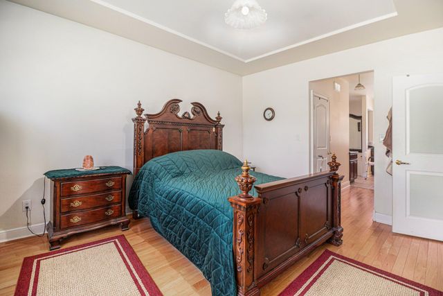 9011 Park Valley Court, Hobart, IN 46342