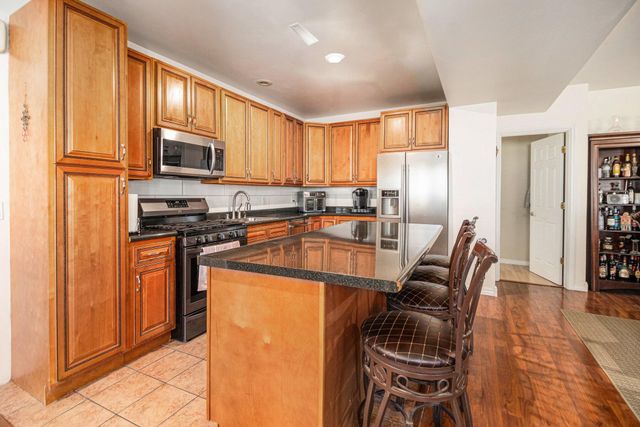 9011 Park Valley Court, Hobart, IN 46342