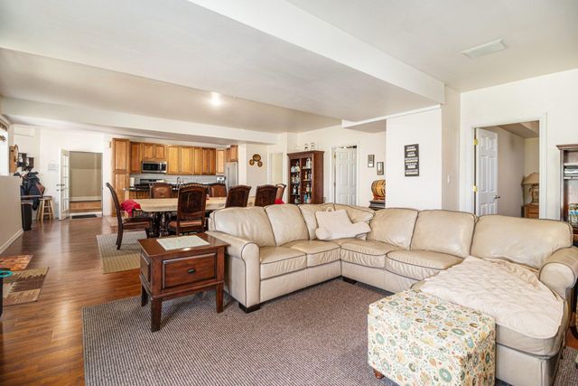 9011 Park Valley Court, Hobart, IN 46342