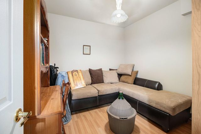 9011 Park Valley Court, Hobart, IN 46342