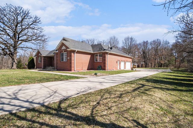 9011 Park Valley Court, Hobart, IN 46342