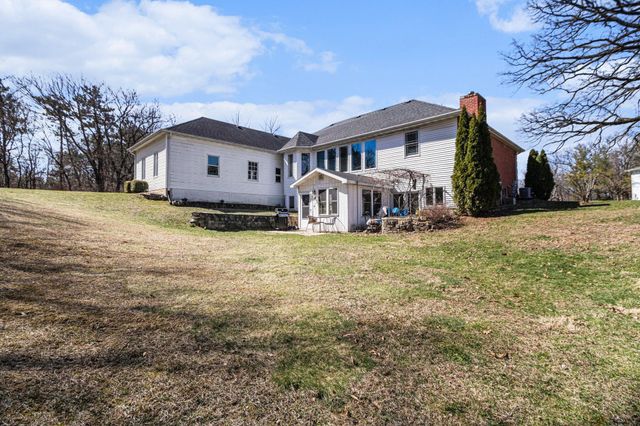 9011 Park Valley Court, Hobart, IN 46342