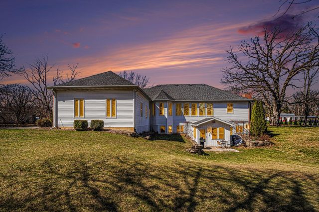 9011 Park Valley Court, Hobart, IN 46342