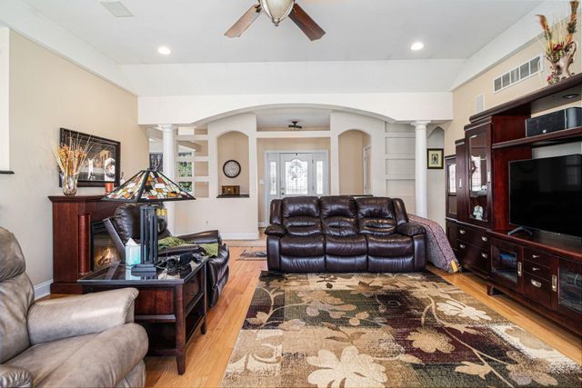 9011 Park Valley Court, Hobart, IN 46342