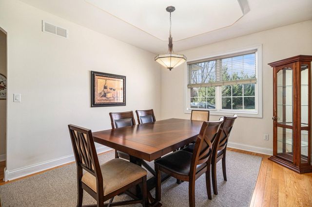 9011 Park Valley Court, Hobart, IN 46342