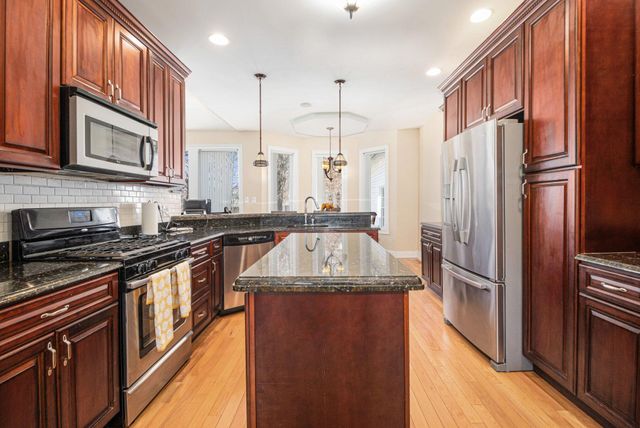 9011 Park Valley Court, Hobart, IN 46342