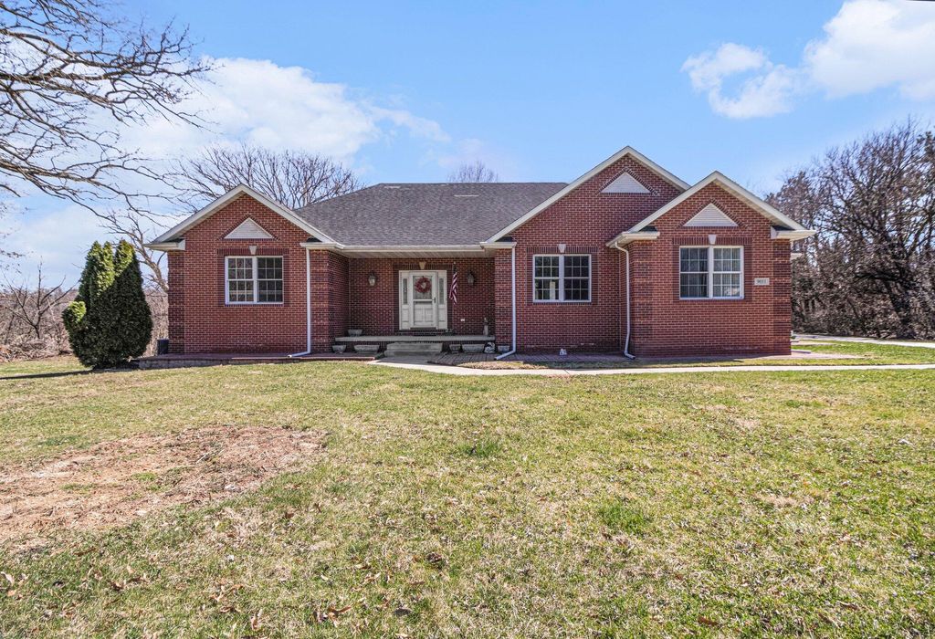 9011 Park Valley Court, Hobart, IN 46342