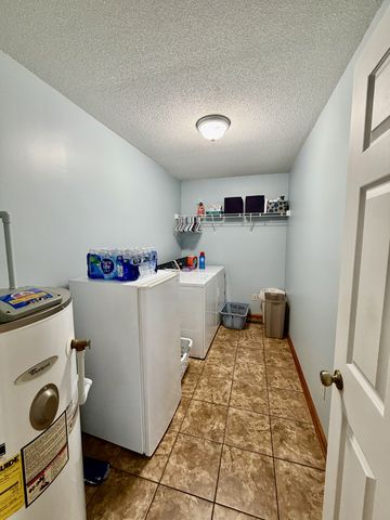 511 Donna Cir, Lawrenceburg, TN 38464