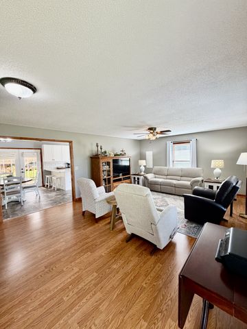 511 Donna Cir, Lawrenceburg, TN 38464
