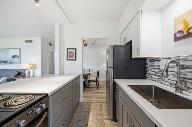 765 JOHN RINGLING BOULEVARD 5, Sarasota, FL 34236